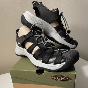 BRAND NEW in Box Keen Astoria West Sandals sz 8.5